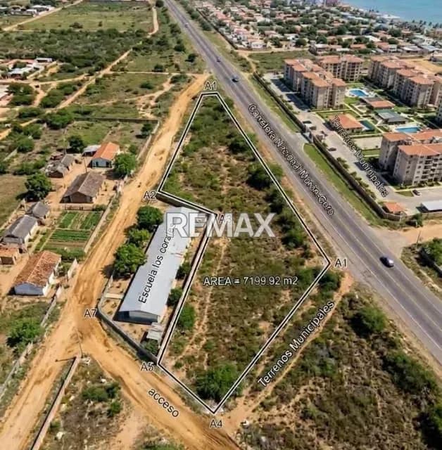EN VENTA TERRENO DE 7.199 METROS CUADRADOS A ORILLA DE LA CARRETERA NACIONAL MORÓN CORO, EN ÁREA RESIDENCIAL