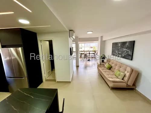 Amoblado Y Moderno Apartamento En Alquiler Muy Bien Ubicado Con Esplendida Vista A Caracas. Colinas De Bello Monte Yf
