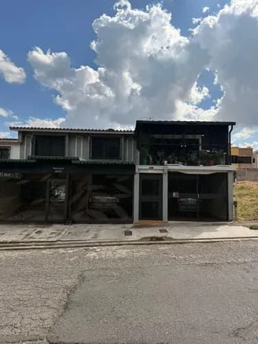 Angelica Rivas Vende Apto Quinta En Urb El Parral, Calle Cerrada. Valencia Vzla