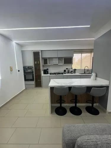 Apartamento En Venta Las Chimeneas Edificio Altos Del Tepuy Valencia. Descubre Este Hermoso Apartamento En Un Piso Bajo, 105m2, Planta 50%, Moderno Listo Para La Entrega. Rg. Ubicacion Unica