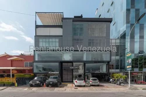 Te Presentamos Este Local Comercial En Alquiler En La Calle Madrid De Las Mercedes , Con Una Superficie De 600 Mtrs, Distribuidos En Dos Pisos Mls #26-14366