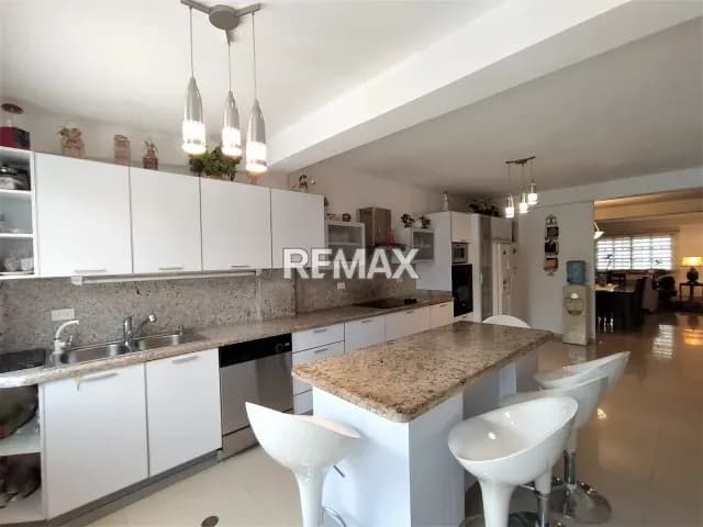 TU HOGAR EN PAMPATAR LISTO PARA HABITAR, CON AMPLITUD, CONFORT Y ESTILO, EN EL CONJUNTO RESD VISTA CARIBE, MUNICIPIO MANEIRO - ISLA DE MARGARITA