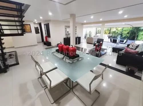 Edel Vargas Vende Bella Casa Moderna De 2 Niveles En El Este De Barquisimeto, Amoblada Y Equipada, Totalmente Remodelada