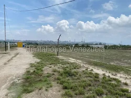 Mehilyn Perez Vende Terreno Estratégico Para Grandes Proyectos En Avenida Principal Entre Barquisimeto Y Cabudare Lara