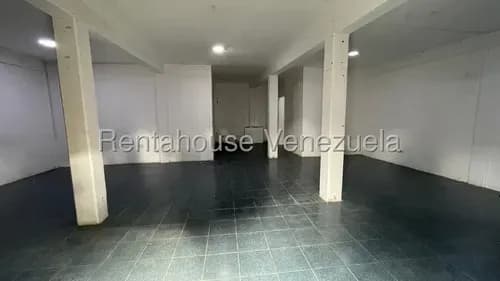 Diana Blanco Alquila Amplio Local Comercial En Centro De Barquisimeto, Con Cercanía A Los Prinicpales Avenidas De La Ciudad.