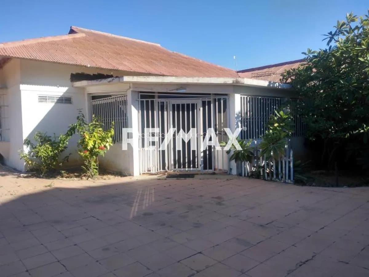 Amplia Casa Amoblada en Alquiler ubicada en Zarabon.