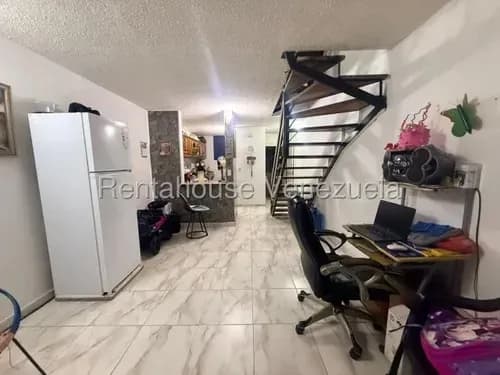 Sorangel Vargas Vende Comoda Casa Terraza, Zona Estrategica Cabudare Mls #26-16558