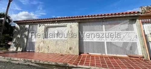 Juan Carlos González. Renta House Carabobo Vende Casa Conj. Res. Villas Del Lago Urb. Ciudad Alianza Guacara Mls #26-21972 Rah/jcg.