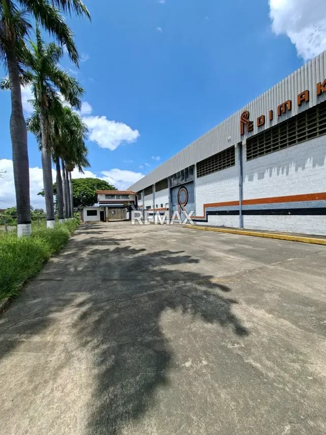 COMPLEJO INDUSTRIAL EN SAN VICENTE 2 MARACAY