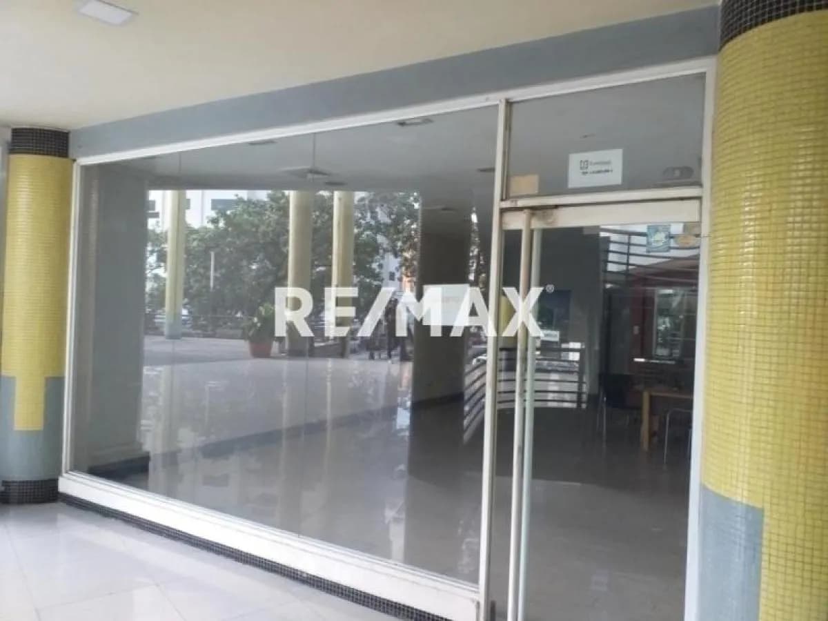 Local Comercial C.C Piazza 67 Mts2 Excelente Ubicación