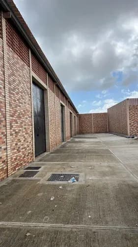Merly Pinto Inzitu Realtors Alquila Galpon Industrial De 250 M2 Tucacas Falcon Venezuela