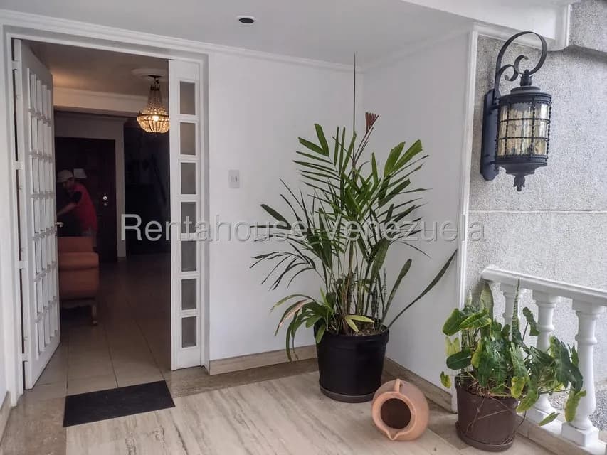 Apartamento (1 Nivel) en Alquiler en Prados del Este, Distrito Metropolitano