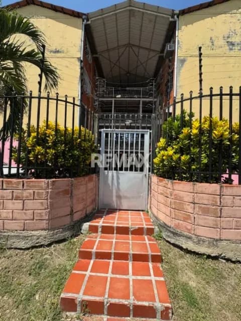 APARTAMENTO EN VENTA URB. EL LAGO I