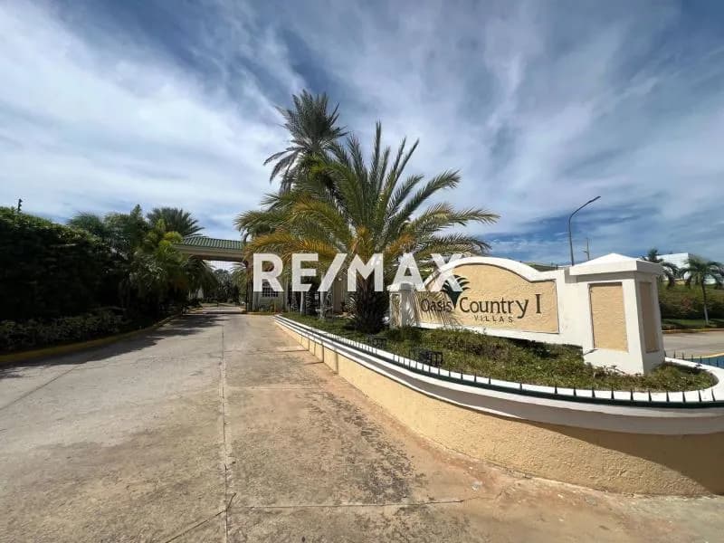 CASA EN VENTA OASIS COUNTRY I AVENIDA FUERZAS ARMADAS MARACAIBO