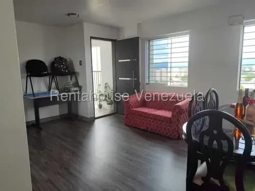 Elisa Castellano Vende Apartamento Recién Remodelado Oeste De Barquisimeto Lara