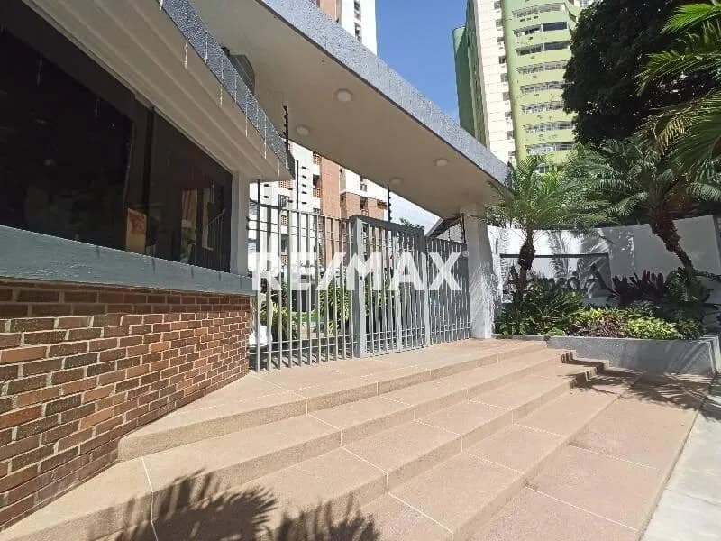 Apartamento en venta urbanización Los Mangos pozo y planta 50%