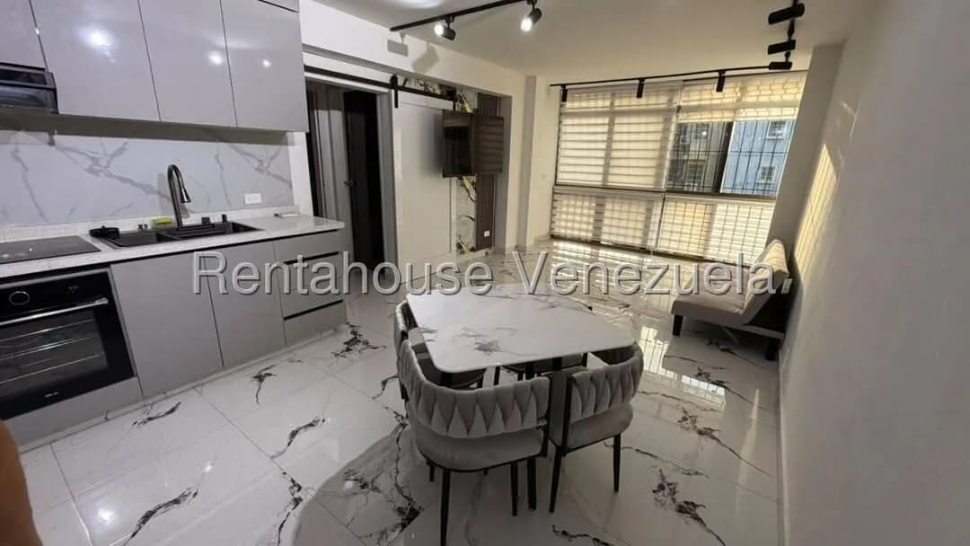 Apartamento (1 Nivel) en Alquiler en Colinas de Bello Monte, Distrito Metropolitano