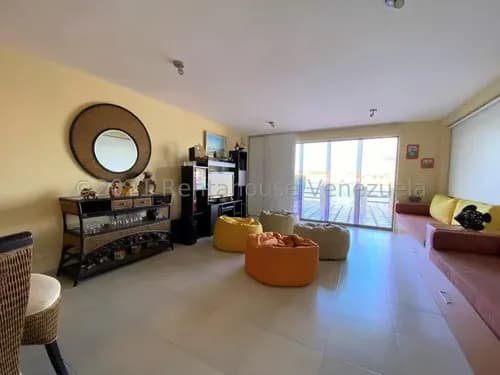 Venta De Townhouse /puerto Encantado / Ls 24-24997 Yg