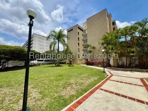 Apartamento En Calle Cerrada Los Samanes 26-19432