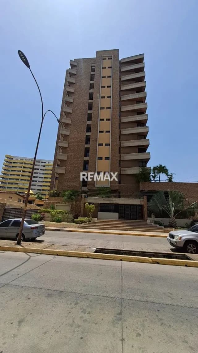 Amplio Apartamento ubicado en el sector Las Palmeras de Lechería, Residencias Dolomita Suite