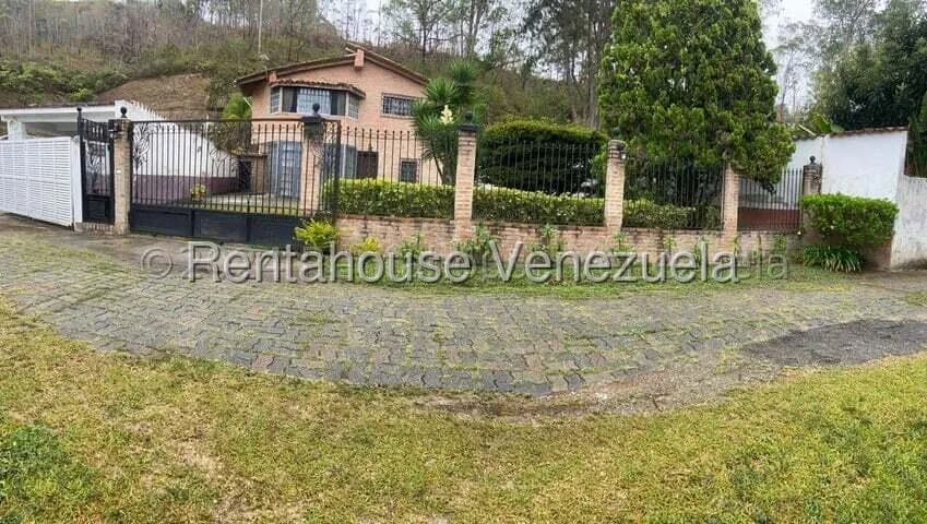 Casa (Multipes Niveles) en Venta en Club de Campo, Miranda