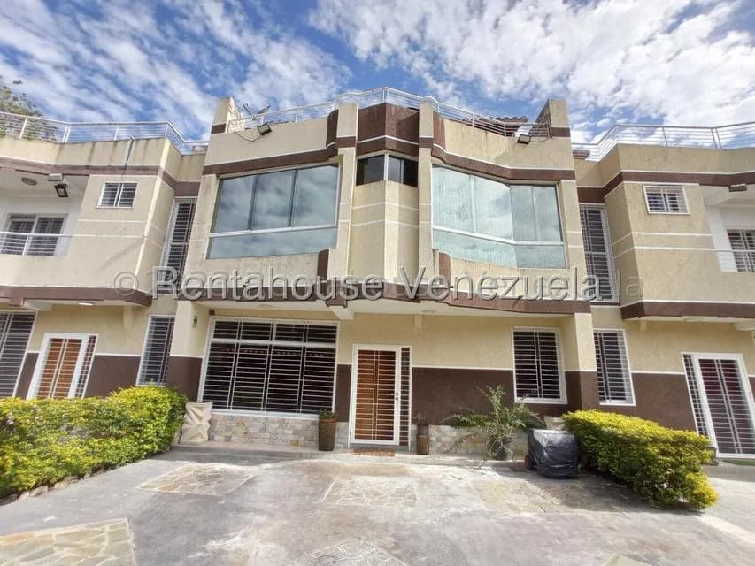 Townhouse (Multiples Niveles) en Venta en El Limon, Aragua