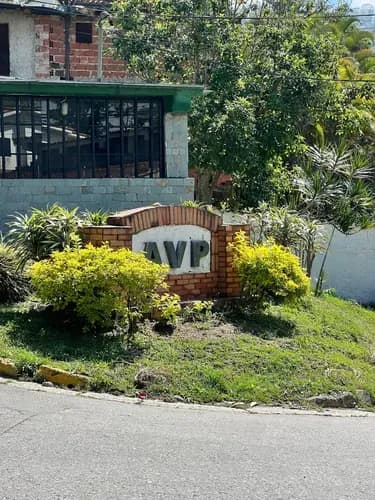 Venta De Casa En Colinas De Carrizal, Urbanización Avp, Miranda