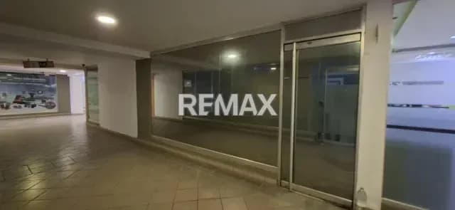 Local comercial en Venta C.C. Paseo Las Industrias.