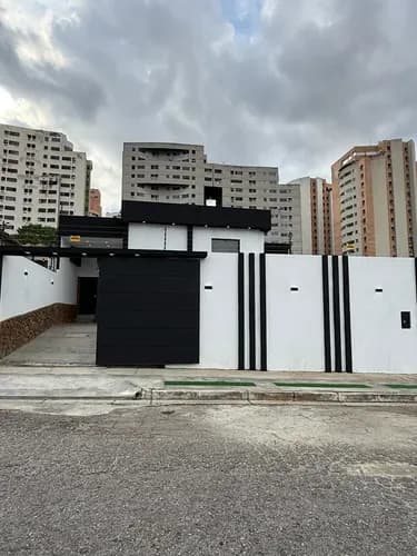 Casa En Venta En Urb El Parral Ls