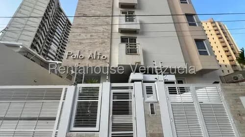 #26-17881. En Alquiler Hermoso Apartamento Completamente Amoblado Y Equipado, Con Excelente Ubicación, Consta De 2 Habitaciones, 3 Baños, Cuenta Con Cocina Actualizada, Pisos De Mármol, Balcón. L.g