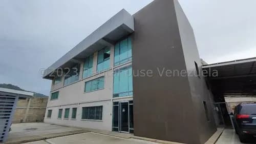Se Alquila En La Intercomunal Turmero Maracay Moderno Edificio Empresarial, Con Oficinas Y Galpon, 25-5423 More