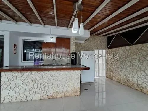 Venta Casa Dúplex Moderna Con Acabados De Lujo Y Tanque En Urb Los Rastrojos Cabudare,lara Rc