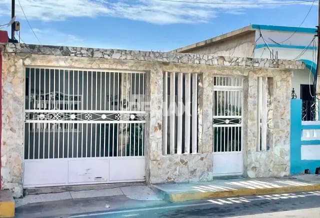 CASA COMERCIAL, EN SECTOR BELLOSO