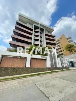 Se alquila Lujoso Apartamento en Res. Guataparo Lake. Urb, Terrazas del country. Completamente a estrenar.