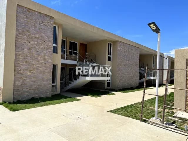 EN VENTA TOWN HOUSE CONJUNTO CARTAGO PLANTA ELECTRICA TOTAL