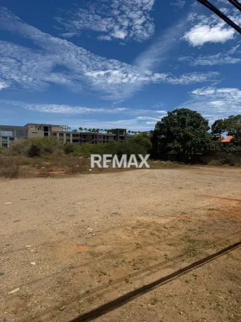 VENTA DE TERRENO EN PLAYA EL AGUA MUY CERCA DE EL MAR
