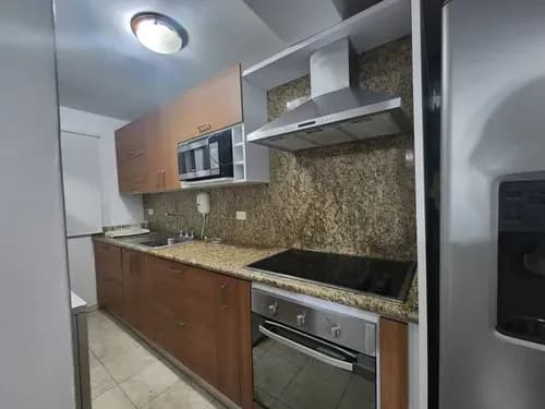 Alquiler De Apartamento Amoblado En Naguanagua Tazajal Res. Samán Suites