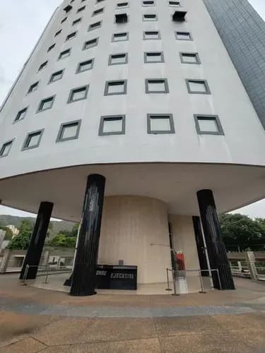 Angie Vivas Alquila Espaciosa Y Comoda Oficina En La Torre Ejecutiva 4av De Prebo