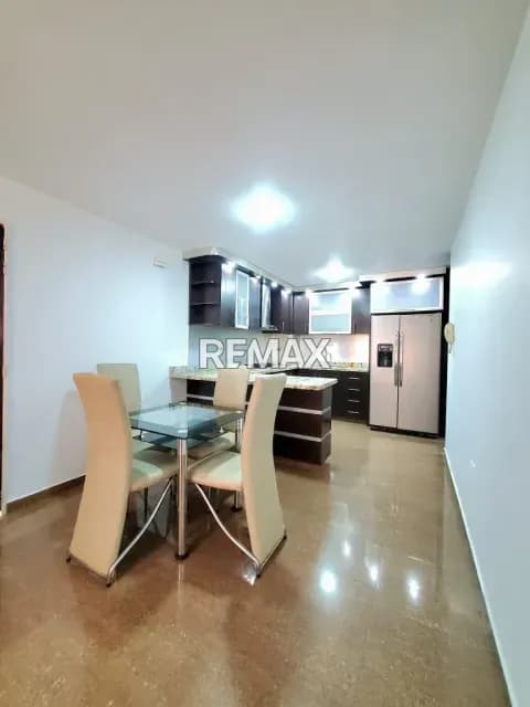 SE ALQUILA APARTAMENTO EN MONTECARLO