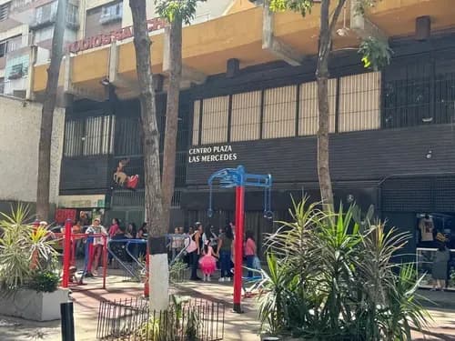 Apto En Venta En Centro De Carcas 77 Mtrs2 Mls #25-14758 Darlys