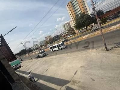 Se Alquila Galpón Con Local Comercial En Barquisimeto Edo Lara.