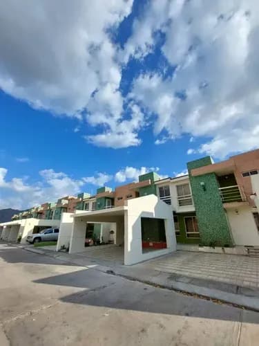 Townhouse Res Brisas Del Valle,carmen N