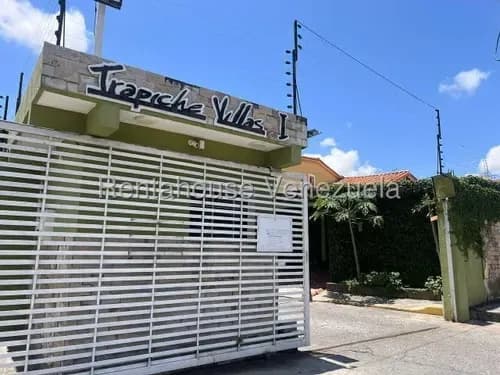 Erika Armeya Vende, Casa En Urb, Trapiches Villas De Cabudare. Flex: 26-19090