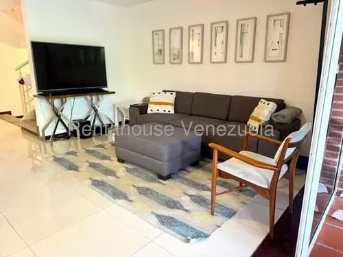 Townhouse En Venta En La Union Con Hermosas Areas Verdes Y Vigilancia Las 24 Horas Yf