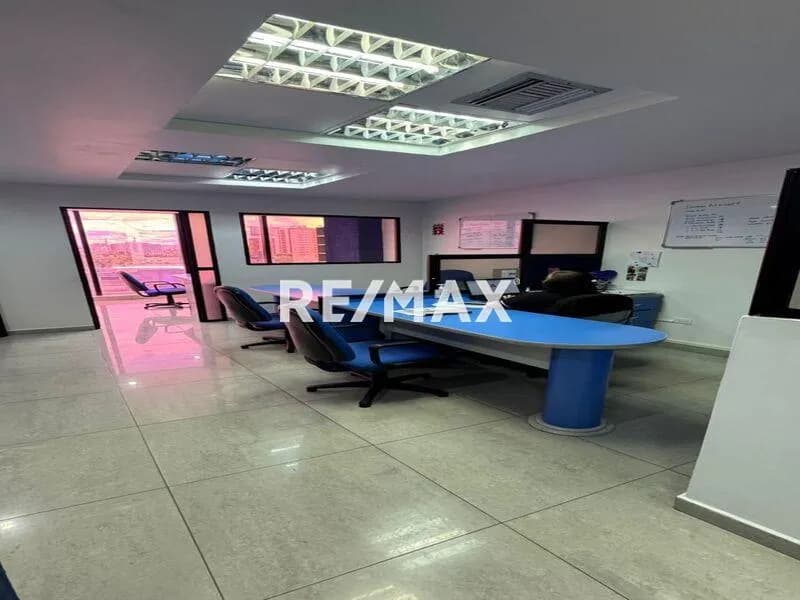 EN VENTA HERMOSA OFICINA EN LA TORRE MILENIUM
