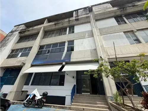 Se Vende Piso Industrial 499m2. Boleita Norte