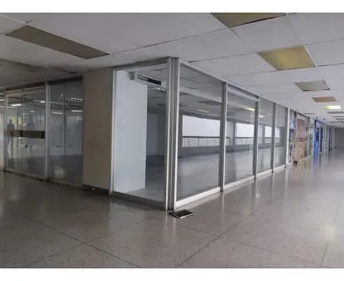 Se Alquila Excelente Local Comercial De 64 M2 Los Chaguaramos