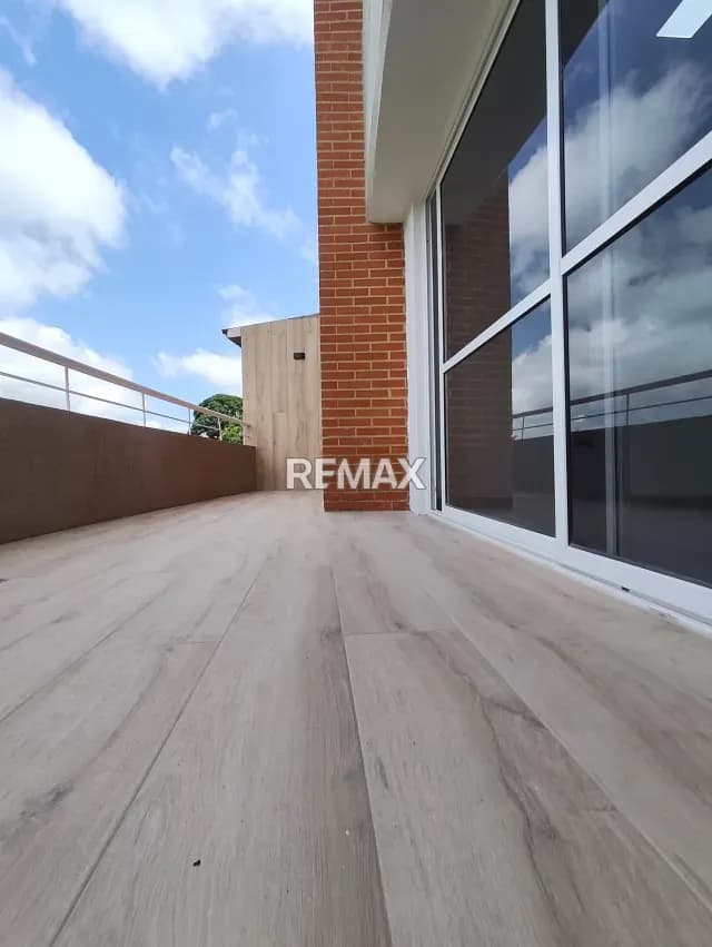 EN VENTA Impecable PB con Terraza Privada en El Cigarral, La Boyera