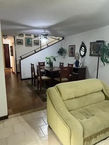 Marisela Correa Vende Townhouse En Res. Qtas El Bosque. Urb El Bosque, Valencia
