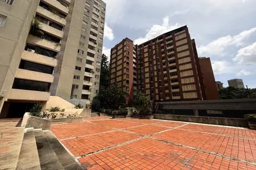 Venta De Apartamento Los Naranjos, 158176kr 124m2/4h/3b/1/2pe/1m